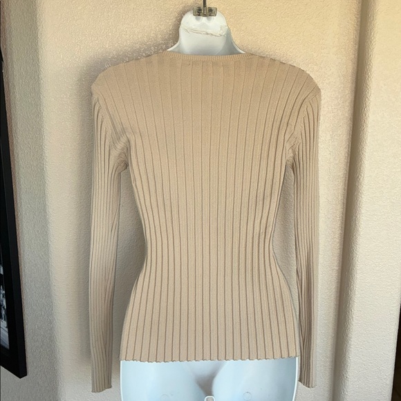BANANA REPUBLIC Ribbed Tan Long Sleeve Sweater, Scoop Neck. M - Picture 6 of 10